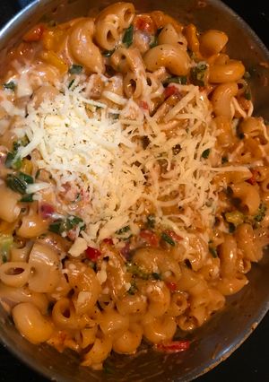 A picture of Cheesy macaroni.