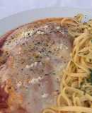 Frango à Parmegiana com Massa