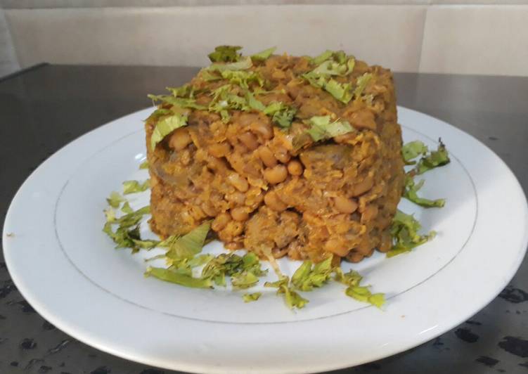 Porridge beans with half ripe Plantain