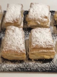 Una foto de Miguelitos de crema