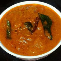 A picture of Schezwan chutney.