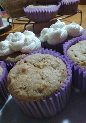 Una foto de Muffins de manzana canela 🍏