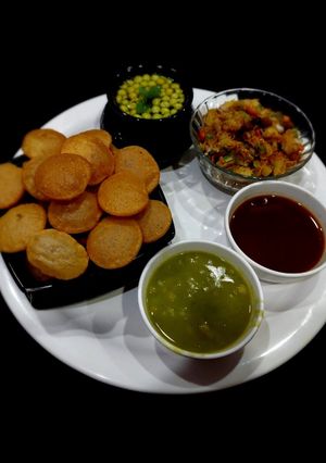 હોમમેડ પાણીપુરી (homemade panipuri) રેસીપી મુખ્ય ફોટો