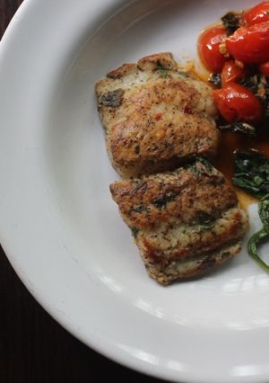 A picture of Basa with white wine sauce.