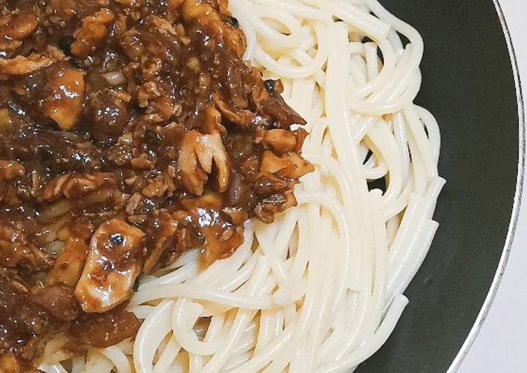Cara Gampang Membuat Spaghetti Telur Lada Hitam (Anak Kos), Enak Banget