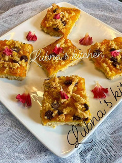 A picture of Mango and Chocolate Chips Crumb Bars:.