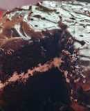 Pastel de chocolate con crema Chantilly