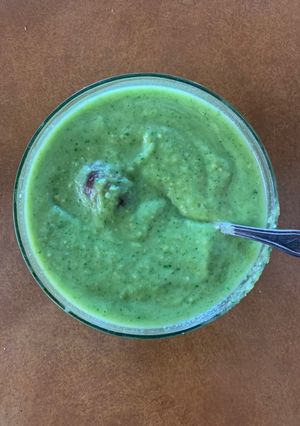 Una foto de Salsa de aguacate