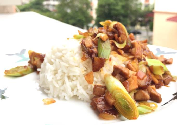 Spicy Roasted Pork With Leeks On Rice