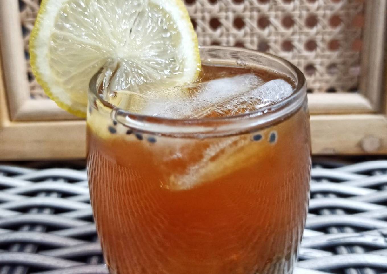 313. Es Lemon Tea Selasih