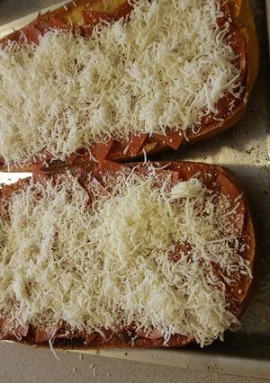 A picture of Pizza bread.