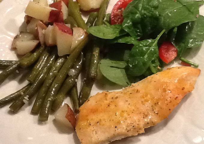 Simple Way to Prepare Favorite Garlic &amp; Lemon Chicken with Red Potatoes &amp; Green Beans