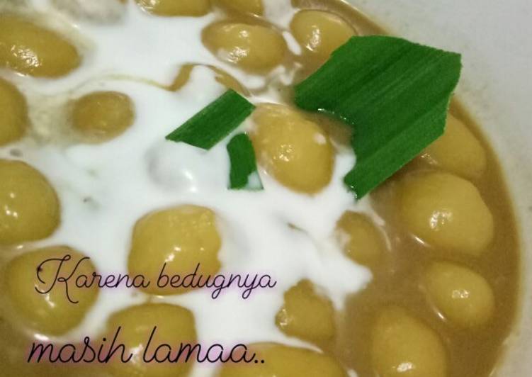 Manisan biji salak atau bubur candil atau hintalu karuang