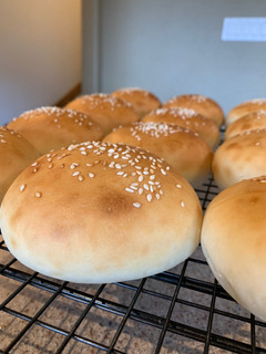 A picture of Burger buns.