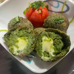 A picture of Spinach cheese ball.