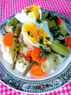 Una foto de Ensalada templada de coliflor con judías verdes y zanahorias