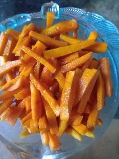 લીલી હળદર (Lili Haldar Recipe In Gujarati) રેસીપી મુખ્ય ફોટો