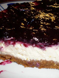 Una foto de Tarta de queso al limón y frutos del bosque