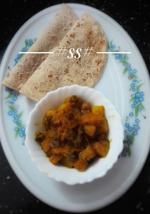 A picture of Chole Potato Pumpkin sabji.