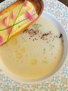 Konfitált fokhagyma krémleves recept fotója
