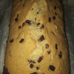 A picture of Raisins pound cake.