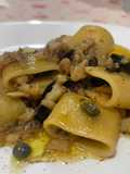 Calamarata con Merluzzo, Olive Nere, Capperi e Salsa di Soia