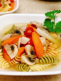 Hình của món Nui gà 🥄 cho bữa tối nhẹ nhàng.