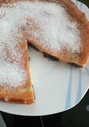 Una foto de Flan bretón con ciruelas pasas maceradas en ron