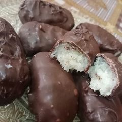 A picture of Bounty Bars😋.