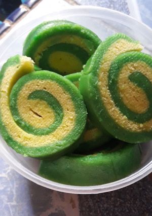 Foto resep Kue kukus gulung roti tawar