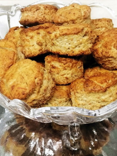 Libatepertős-diós pogácsa recept fotója