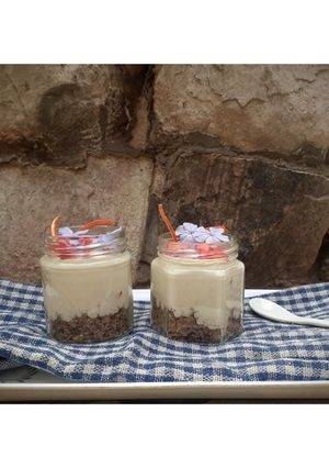 Una foto de Cheesecake de frutilla y coco