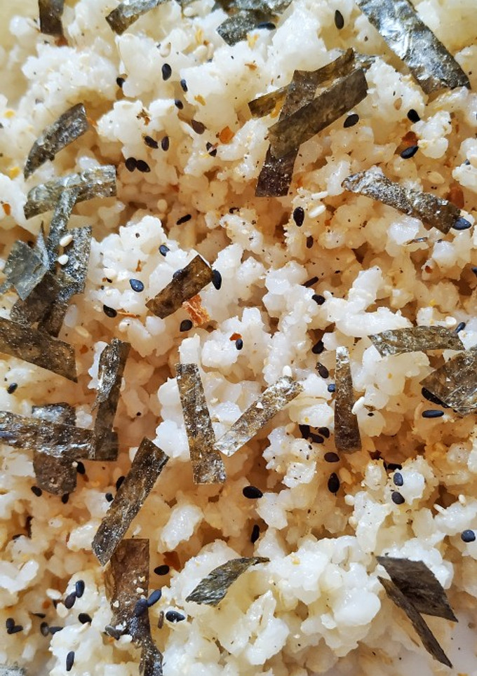Una foto de Furikake, condimento japonés