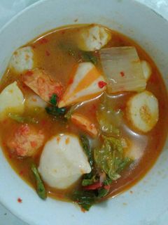 Foto resep Tom yum bakso seafood yummy
