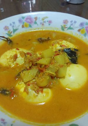 Foto resep Gulai Telur + kentang Simple