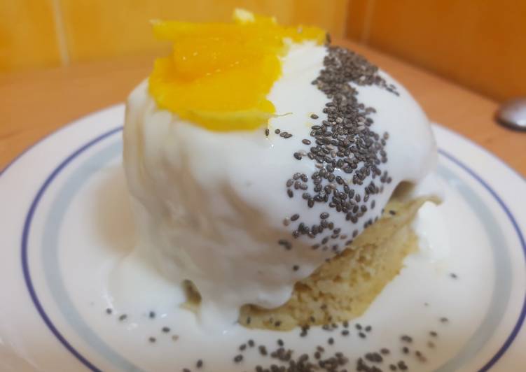 Mug cake de naranja y yogur