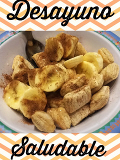 Una foto de Desayuno saludable: Banana, cereales, miel y canela