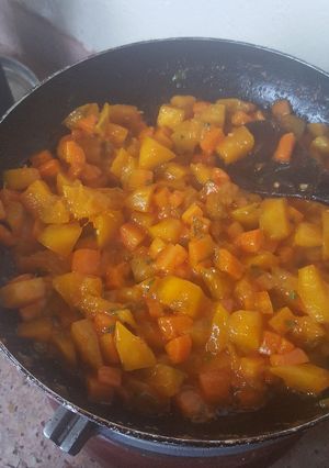 A picture of Pilipili ya mango n carrots.