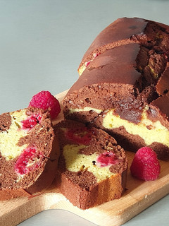 Une photo de Choco cake pistache framboise
