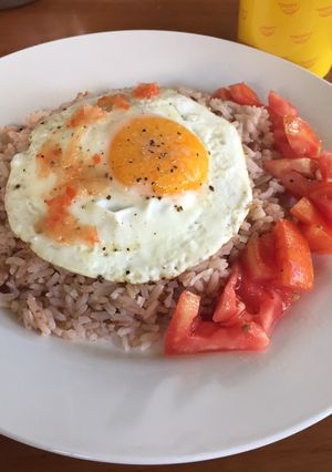 Una foto de Arroz Calentado & Huevo Fritos