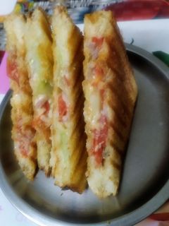 पेरी पेरी वेजिटेबल सैंडविच(Per peri vegetablei sandwich recipe in hindi) रेसिपी मुख्य फोटो