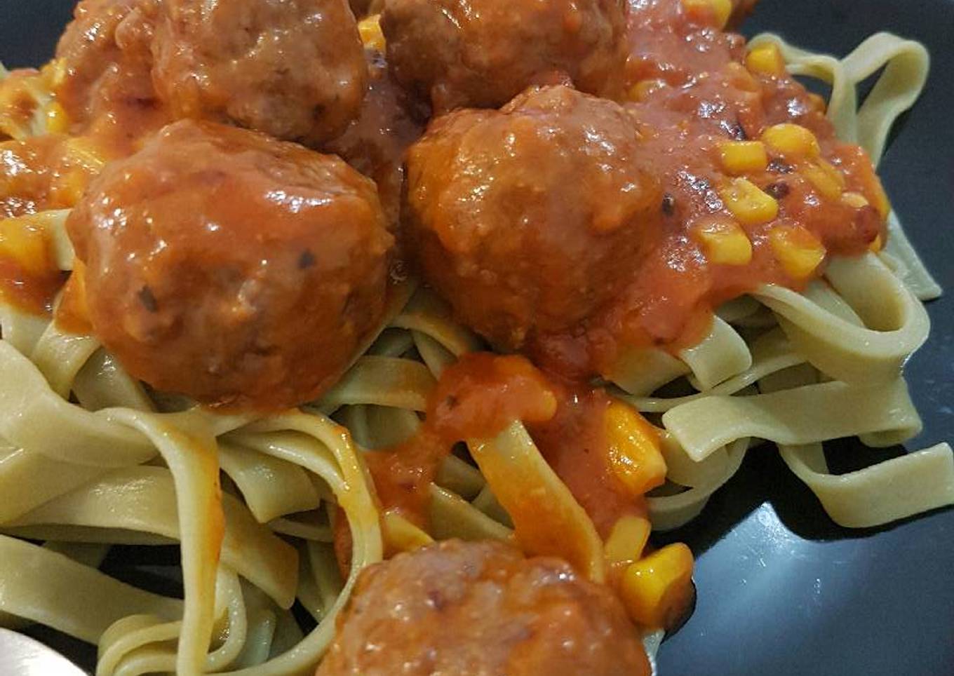 Pasta con albóndigas