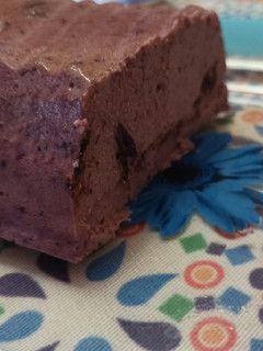 Una foto de Pastel fit de plátano y frutos rojos