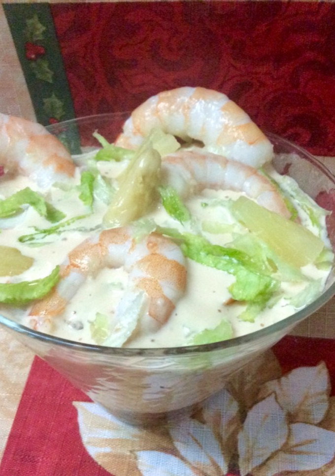 Una foto de Cóctel de gambas tradición 🦐🦀🍍