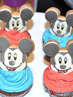 Φωτογραφία της συνταγής Cupcakes σοκολάτας με μπισκότα mickey mouse