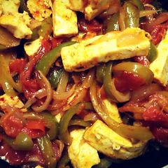 A picture of Capsicum and paneer.