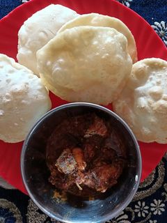 লুচি (Luchi recipe in Bengali) রেসিপির প্রধান ছবি