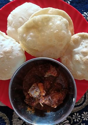 লুচি (Luchi recipe in Bengali) রেসিপির প্রধান ছবি