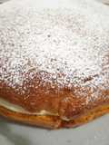 Torta paradiso con crema al mascarpone, panna e miele d'acacia