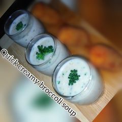 Quick creamy broccoli soup A picture of Quick creamy broccoli soup.